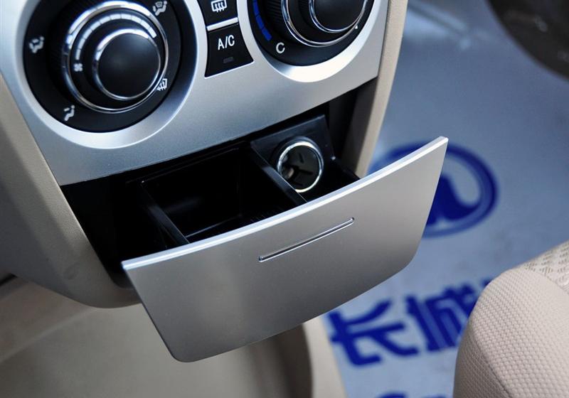長(zhǎng)城汽車 凌傲 2010款 1.3 MT鋒尚版