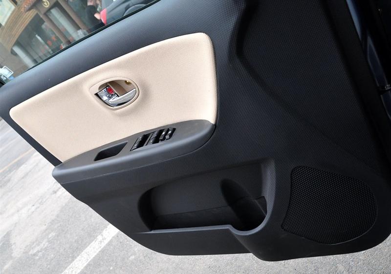 長(zhǎng)城汽車 凌傲 2010款 1.5 MT鋒尚版