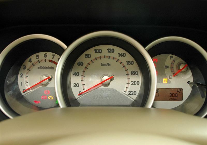 東風(fēng)日產(chǎn) 頤達(dá) 2008款 1.6 自動(dòng)尊貴型