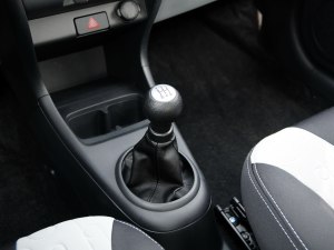 奧拓 2013款 1.0L 手動(dòng)舒適型