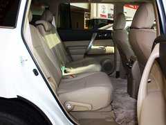 廣汽豐田  漢蘭達(dá) 3.5L AT 第二排座椅正視圖