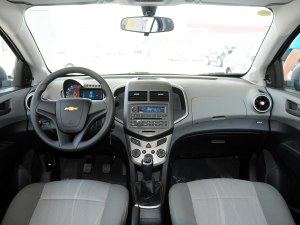 愛(ài)唯歐 2011款 三廂 1.4L MT SL
