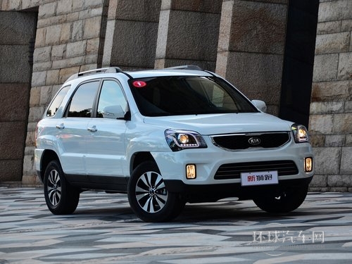 東風(fēng)悅達起亞  2.0 Premium 車輛右側(cè)45度角