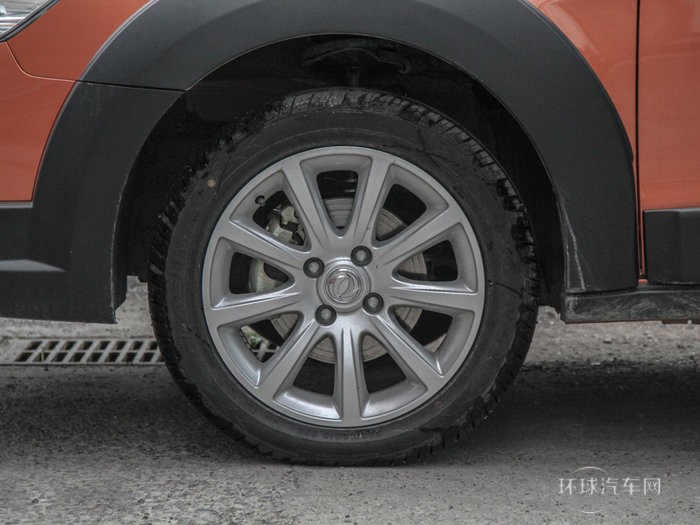 2014款 Cross 1.5L 自動尊尚型