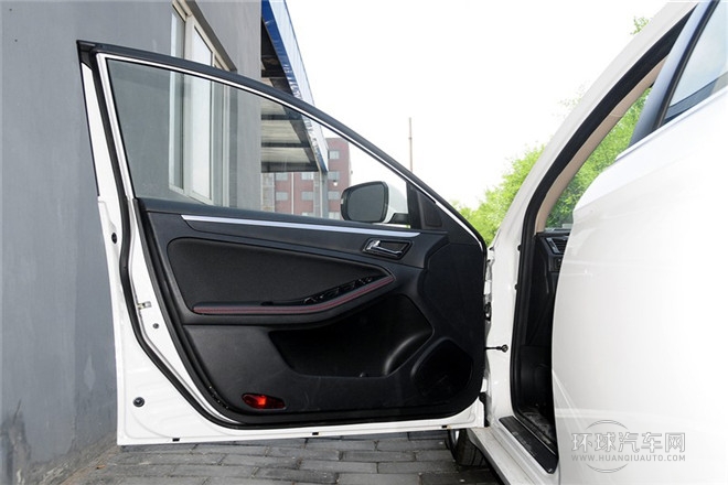 2014款 2.0L 手動舒適型