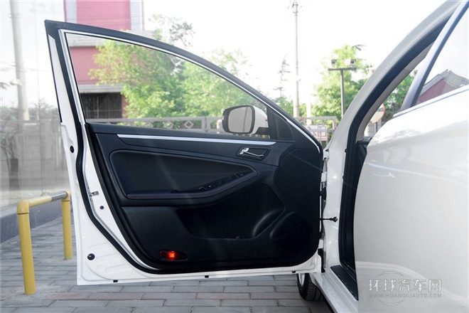 2014款 2.0L 手動豪華型