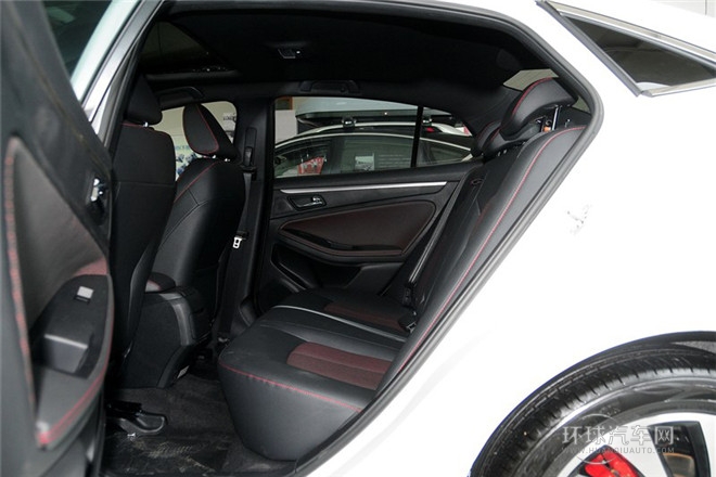 2014款 1.8T 自動(dòng)運(yùn)動(dòng)豪華型