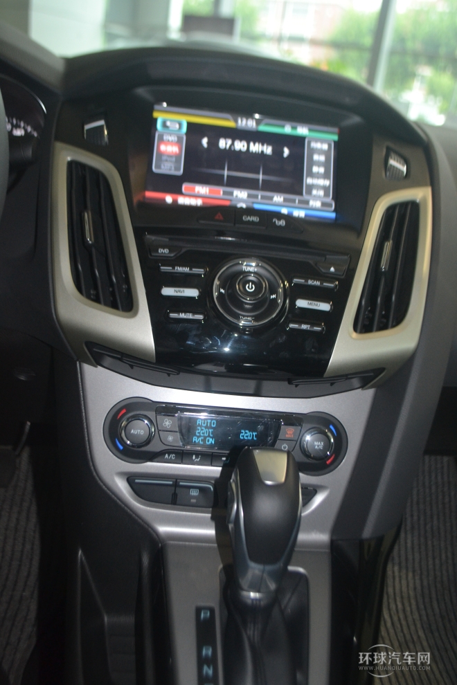 2012款 三廂 1.6L AT風(fēng)尚型