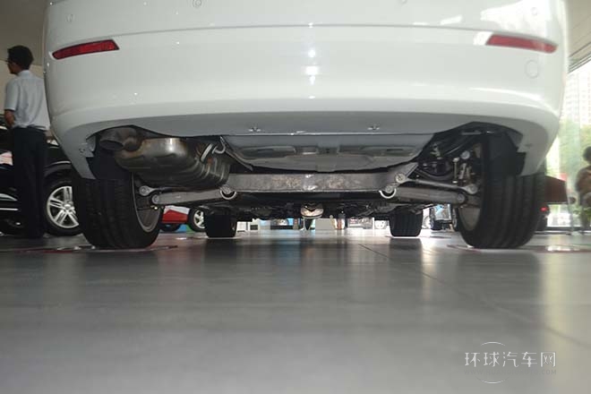 2013款 1.8T 自動(dòng)豪華版
