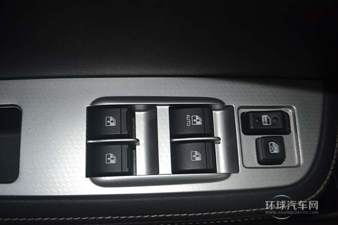 2013款 1.8T 自動(dòng)豪華版