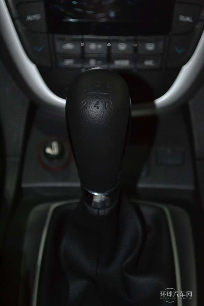 2012款 2.0L 手動兩驅(qū)舒適版