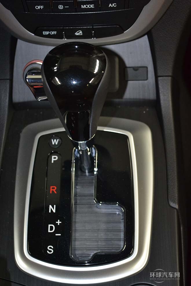 2013款 1.8T 自動兩驅(qū)豪華版