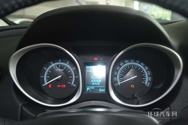 2013款 1.8T 自動(dòng)兩驅(qū)精英版