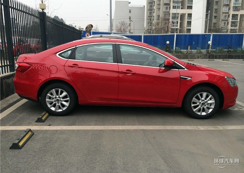 2014款 榮耀導(dǎo)航版 1.8T 自動(dòng)豪華型