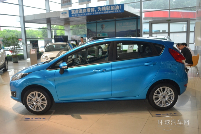 2013款 兩廂 1.5L 自動(dòng)時(shí)尚型
