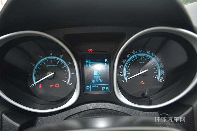 2013款 1.8T 自動四驅(qū)至尊版