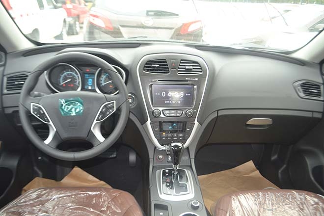 2013款 1.8T 自動(dòng)四驅(qū)至尊版