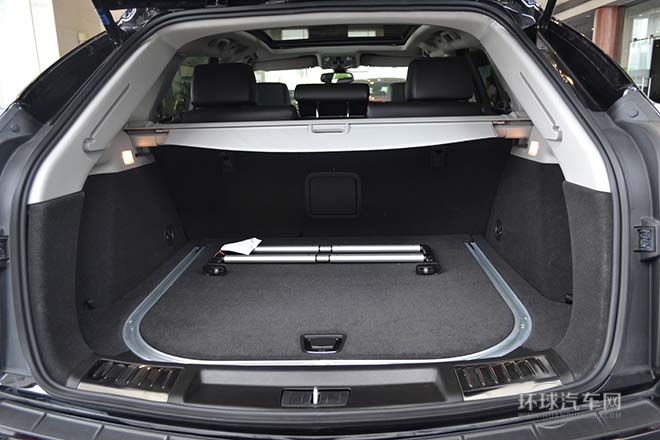 2014款 3.0L 領(lǐng)先型
