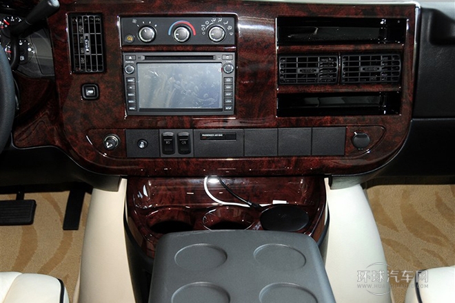 2014款 5.3L G2500S 四驅(qū)領(lǐng)袖級(jí)
