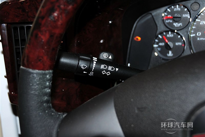 2014款 5.3L 領(lǐng)袖版