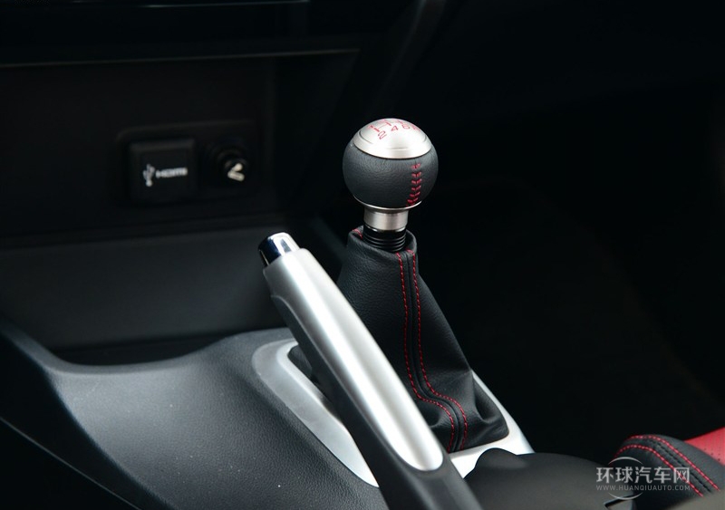 2014款 2.4L 手動(dòng)Si