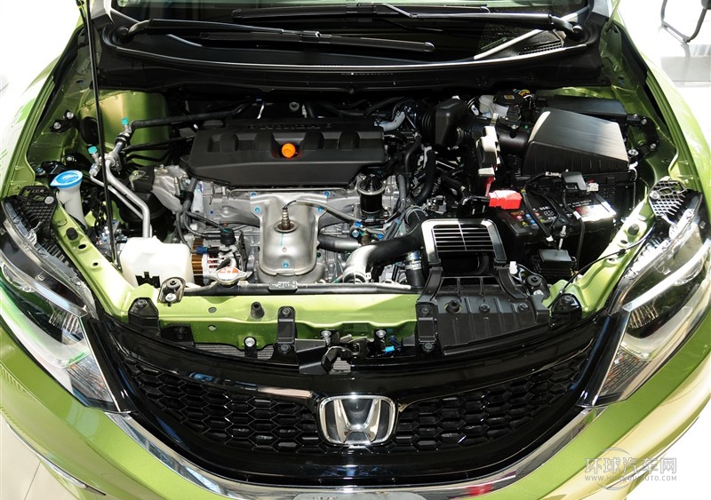 2013款 1.8L 自動舒適版 6座