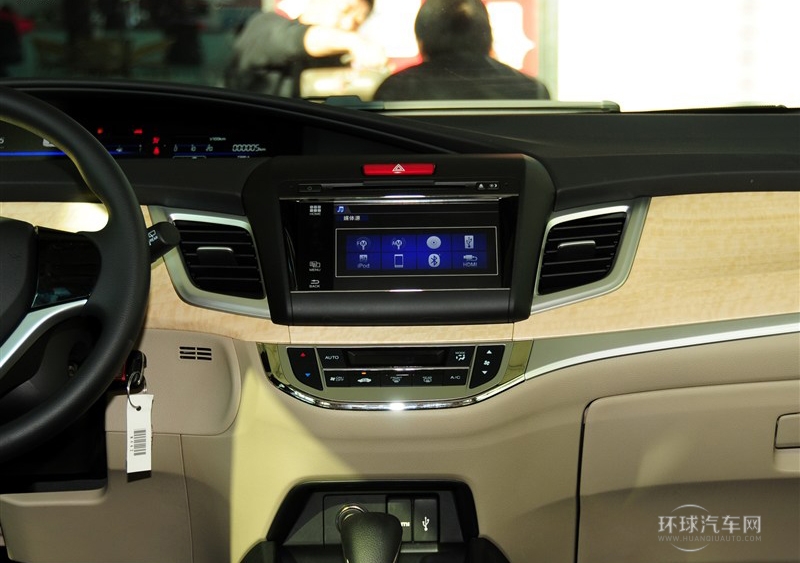 2013款 1.8L 自動舒適版 5座