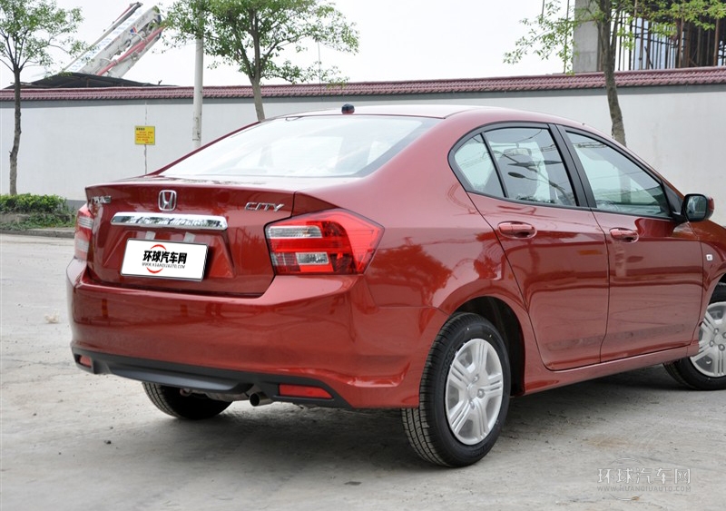 2012款 1.5L 手動(dòng)舒適版