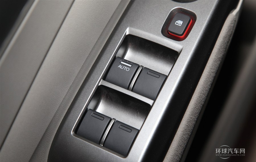 2012款 1.8L 自動(dòng)舒適版