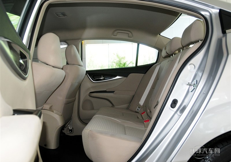 2013款 1.8L 自動(dòng)舒適版