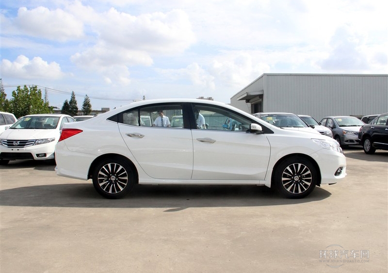 2013款 1.8L 手動(dòng)舒適版
