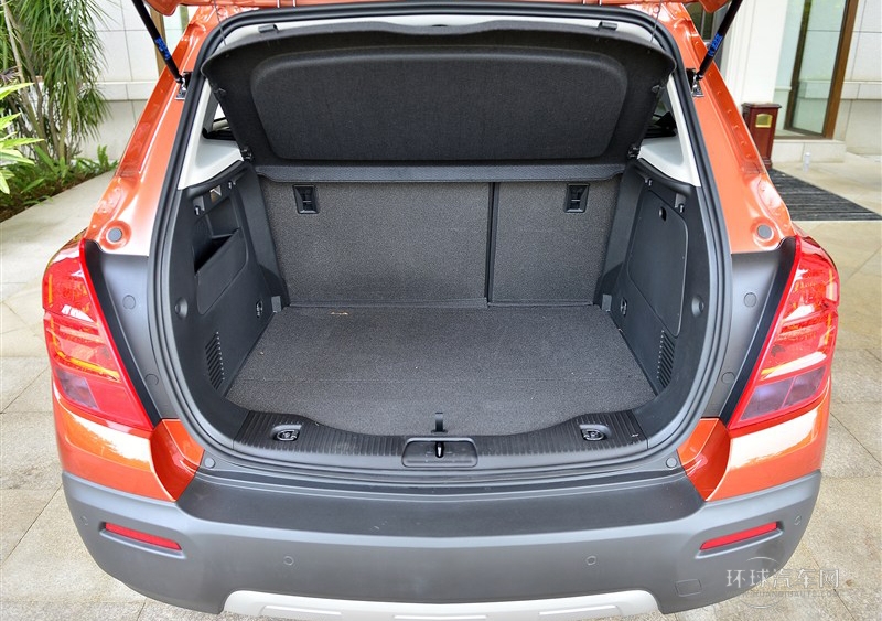 2014款 1.4T 自動(dòng)四驅(qū)旗艦型