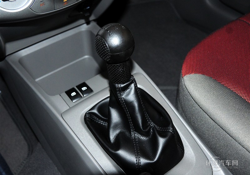 2013款 三廂 1.2L 手動時尚版