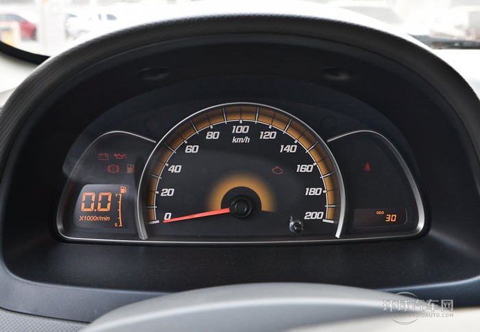 2013款 兩廂 1.2L 手動(dòng)溫馨版