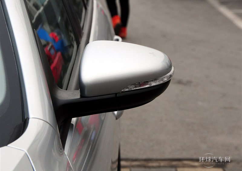 2014款 1.6L 自動(dòng)時(shí)尚型