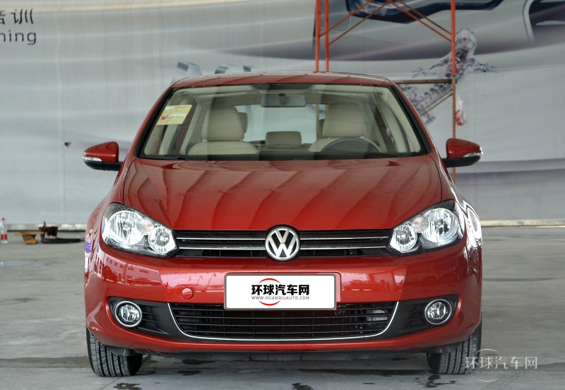 2012款 1.6 自動(dòng)時(shí)尚型