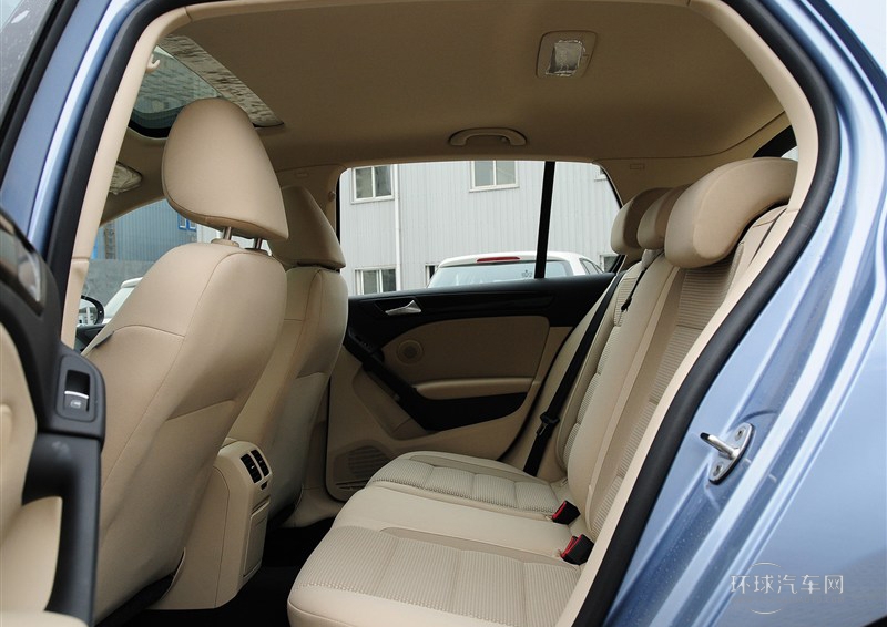 2012款 1.6 自動(dòng)舒適型