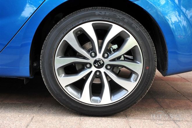 2013款 1.8L 自動(dòng)Premium