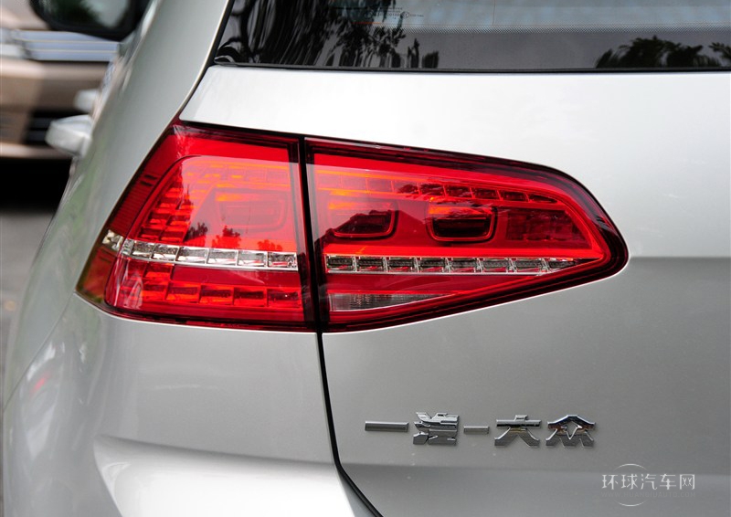 2014款 1.6L 自動(dòng)時(shí)尚型