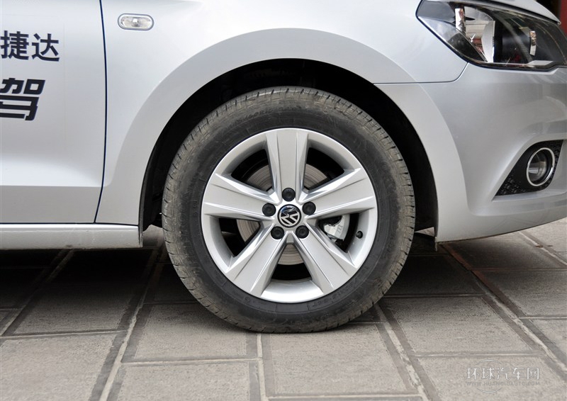 2013款 1.6L 手動(dòng)豪華型