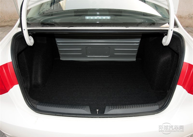 2013款 1.6L 自動(dòng)舒適型