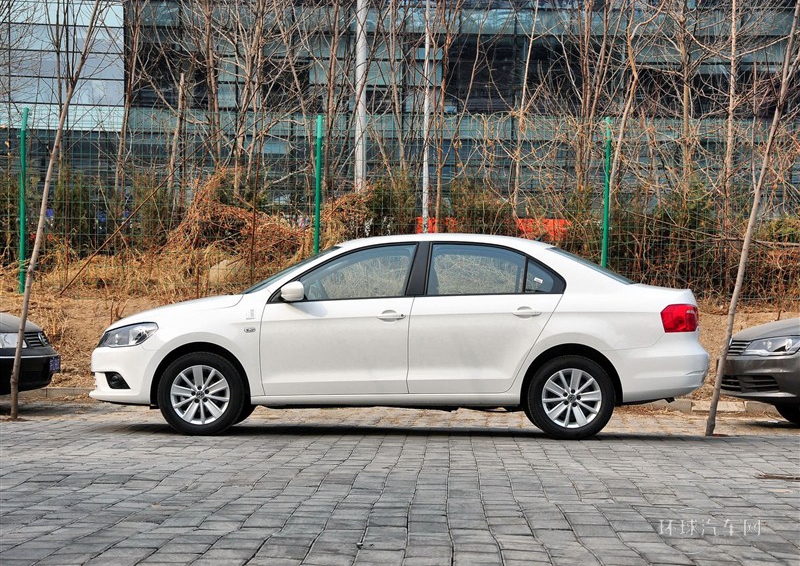 2013款 1.6L 自動(dòng)舒適型