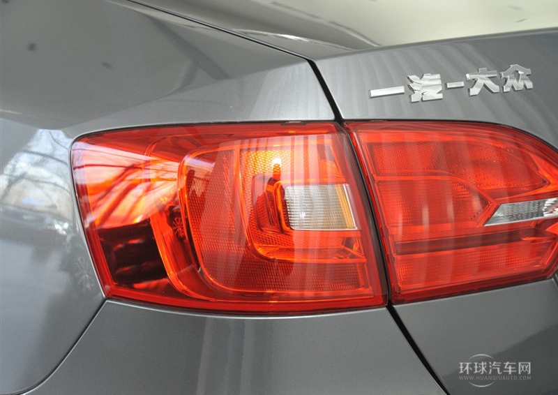 2014款 1.6L 手動(dòng)時(shí)尚型