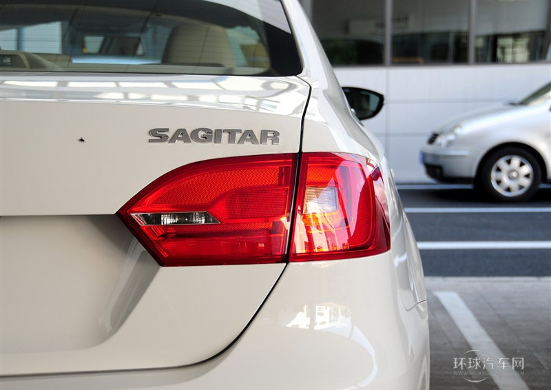 2014款 1.6L 手動(dòng)舒適型