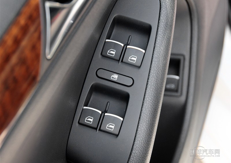 2014款 1.8TSI 自動(dòng)旗艦版