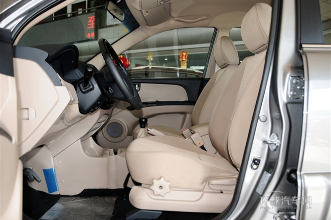 2013款 2.0L 手動兩驅(qū)版GL