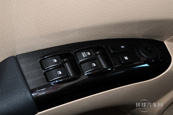 2013款 2.0L 自動兩驅(qū)版GL