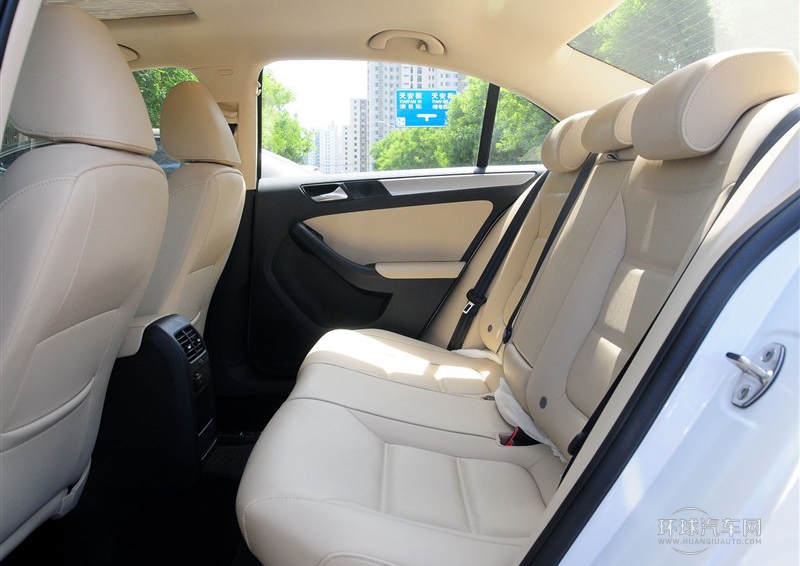 2014款 改款 1.6L 手動(dòng)舒適型
