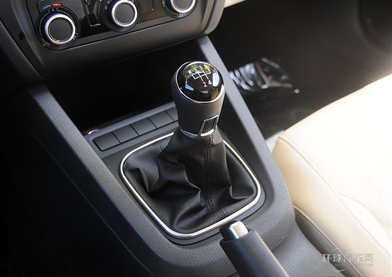 2014款 改款 1.6L 手動(dòng)舒適型