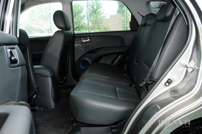 2013款 2.0L 自動(dòng)兩驅(qū)版GLS